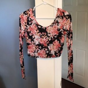 Long sleeve crop top